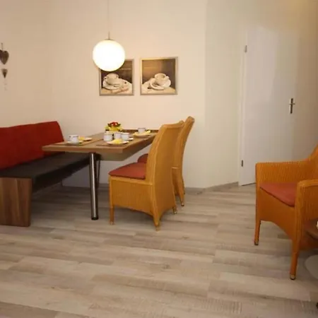 Strandschloesschen-haus-ii-we-3-9734 * Kuehlungsborn